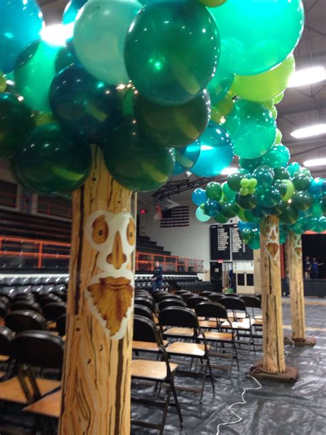 This wizard of oz party was sent to me by maganda and tamis…thank you! Balloon trees for a Wizard of Oz themed Homecoming Dance ...