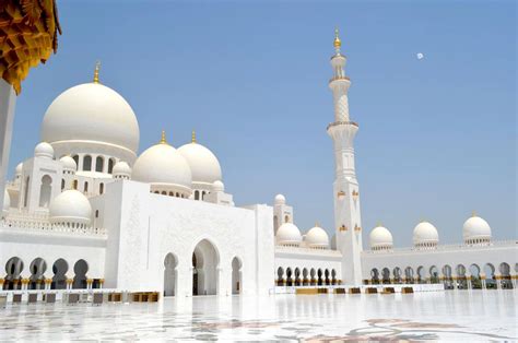 Sedangkan interior dapat diartikan sebagai sesuatu yang ada di dalam. √ Seni Arsitektur Islam: Pengertian, Teori, Prinsip, dan ...