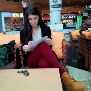 Soranacirstea was acquainted with tennis at four years old by her mother. FOTO: Sorana Cîrstea se relaxează după un sezon încărcat ...