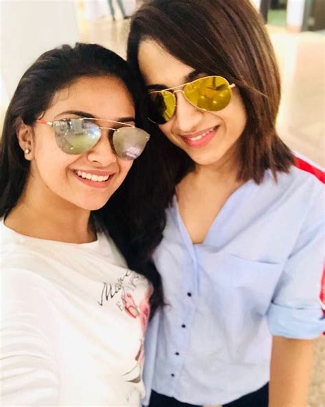 Capture Selfie Keerthy Suresh And Trisha Krishnan Trisha Actress Prettiest Actresses