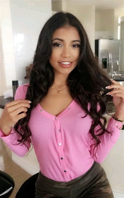 Veronica Rodriguez Is Pretty In Pink Modelsgonemild