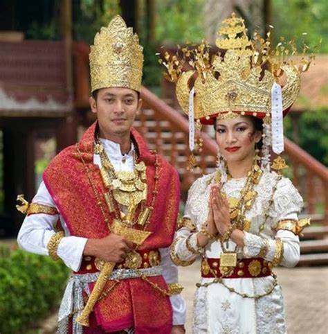 Mengenal rumah adat di lampung. Gema Budaya: Tata Cara Pernikahan Adat Lampung