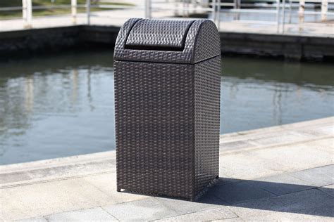 Safavieh Bishop Outdoor Wicker 18 Gallon Trash Bin - Walmart.com