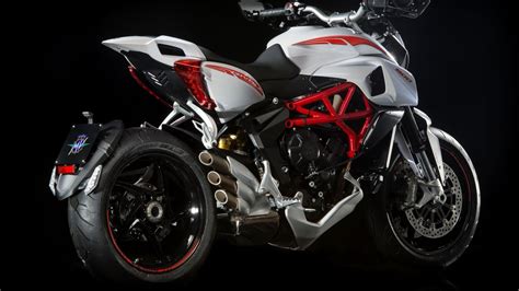 What separates yamaha and honda is, that yamaha bikes almost always manages to be the best looking in the same segment with as good a reliability as honda, if not better. Top 5 Upcoming Naked Bikes in India 2017 - YouTube