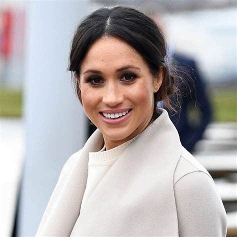 meghan markle s suits co stars have a chapel of love singalong while en route to royal