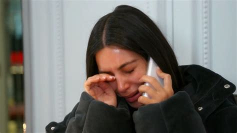 kuwtk kim kardashian breaks down in tears as kanye west s unpredictable behavior continues