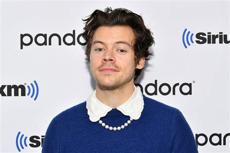 Why Are The Pictures Of Harry Styles Dressed As The Little Mermaid Going Viral The Us Sun