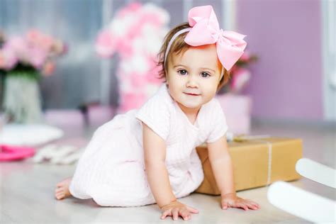 Best T Ideas For 1 Year Old Baby Girl In 2020 Babiesneedboxes