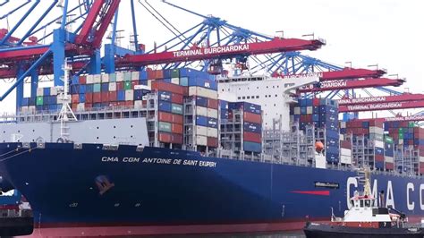 Der verkehr auf der engen ägyptischen. Antoine de Saint Exupéry: Größtes Containerschiff macht in Hamburg fest - YouTube