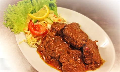 Itulah resep rahasia membuat rendang padang yang asli yang bakal meningkatkan nafsu makanmu. Resep rendang daging sapi empuk khas Padang | Resep ...
