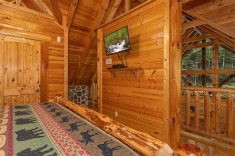 King Wolf Lodge in Sevierville w/ 3 BR (Sleeps10)