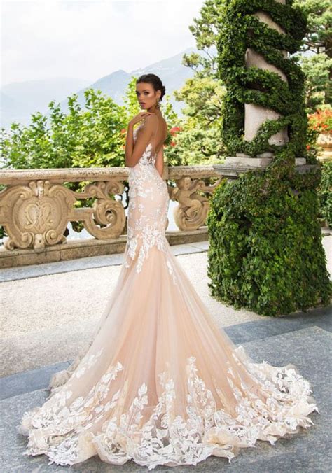 Hier findet jede braut ihr perfektes hochzeitskleid. Brautkleid Meerjungfrau in Cremeweiß, Spitzen Elemente ...