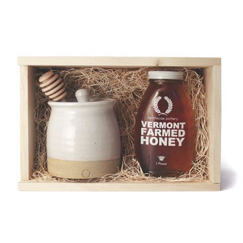 Farmhouse Pottery Honey And Beehive Honey Pot Null Housewares Huckberry
