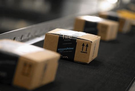Inicia tu prueba de amazon prime gratis. Amazon lets customers use boxes to ship stuff free to ...