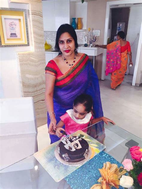 Madhuri Atluri Madhuri Atluri In 2019 Aunty In Saree Saree Models