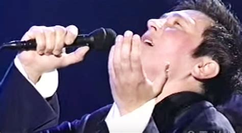 Kd Lang Derails Audience With Powerful Performance Of Hallelujah