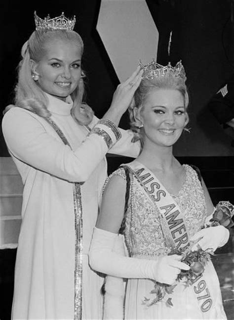 1970 Pamela Anne Eldred 21 Year Old From Michigan Is Crowned Miss