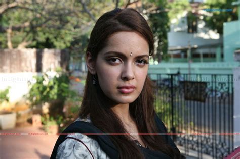 Shazahn Padamsee Actress Photo Image Pics And Stills