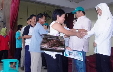 Menjana transformasi (generating transformation) 2011: " Rakyat didahulukan Pencapaian diutamakan": Program ...
