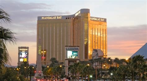 On This Date March 2 1999 Mandalay Bay Opened In Las Vegas Las