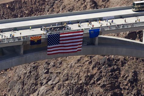Thousands Walk New Hoover Dam Bypass Bridge Las Vegas Review Journal