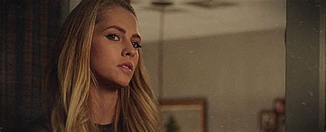 Teresa palmer was born to paula sanders and kevin palmer on february 26, 1986, in adelaide, south australia. tumblr_of6pkotrxU1up42jgo5_540.gif (506×205) | Teresa ...