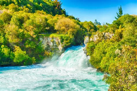 9 Incredible New Zealand Landmarks To See On Your First Trip Eternal