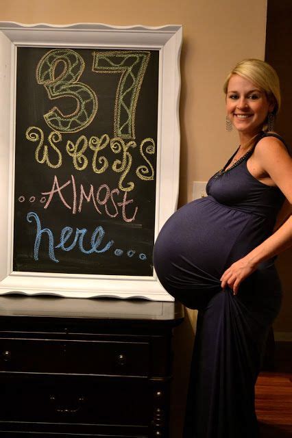 Huge Pregnant Belly Week By Week Pregnantbelly