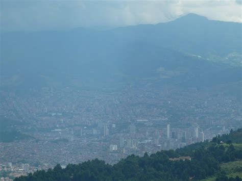 10044658 nationale bibliotheek van tsjechië: cosas que tengo adentro: Medellín, mirador Santa Elena