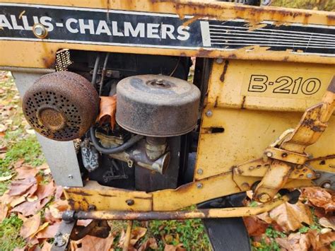 Allis Chalmers B210 Garden Tractor