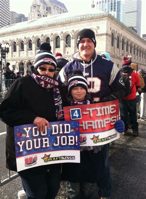 watch the patriots super bowl victory parade — sports — bangor daily news — bdn maine