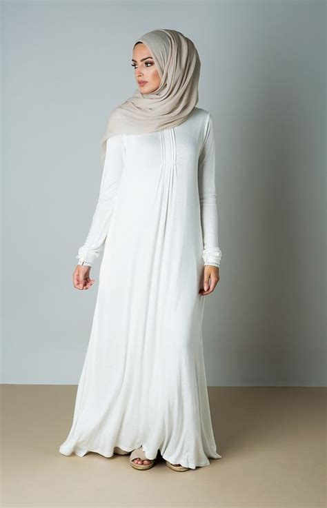 chic white abaya with colored hijab ideas abaya fashion hijab fashion muslim women fashion
