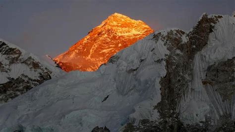 Melting Mount Everest Glaciers Reveal Dead Climbers Bodies Report Fox News