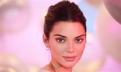 Proactiv Stands Behind Kendall Jenner S Acne Marketing Campaign After Backlash Who Magazine