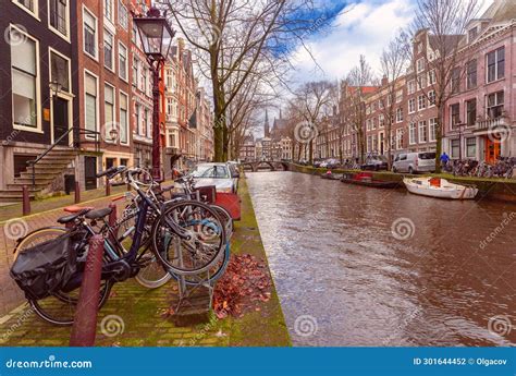 Leidsegracht Bridge Over Keizersgracht Canal At Night Editorial Photo