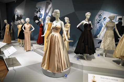 Before he set up his fashion design house in paris, clothing was made by anonymous dressmakers and fashion standards were derived from the styles worn by royalty. Chicago History Museum focuses on Chicago-born fashion ...