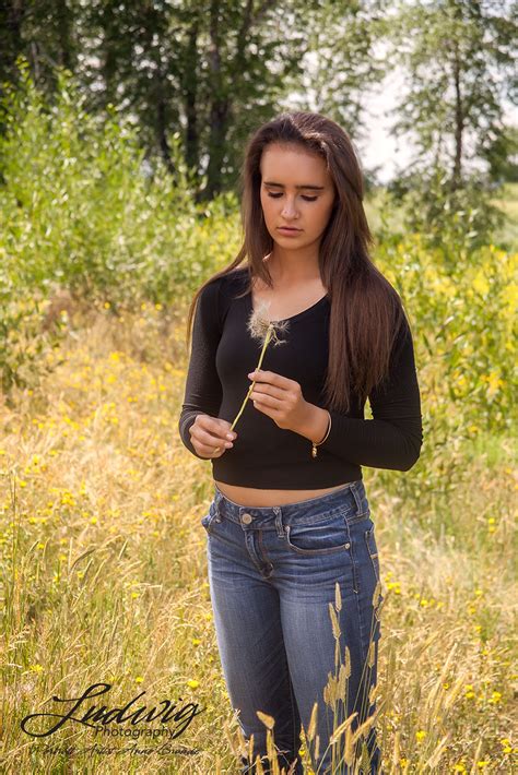 Field Of Dreams And Dandelions Outdoor Summer Senior Portraits Classic And Timeless Senior