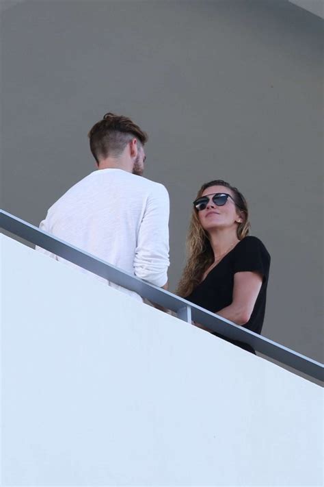 Katie Cassidy Kissing Her New Boyfriend On The Balcony 06 Gotceleb