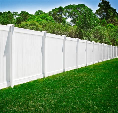 Pvc Vinyl White Privacy Fence From Illusions Vinyl Fence Traditional