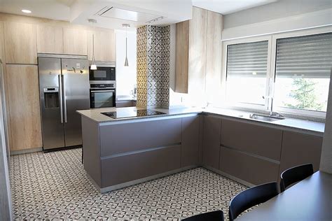 We did not find results for: Cocina Americana Abierta al Salón con una Campana de Novy ...
