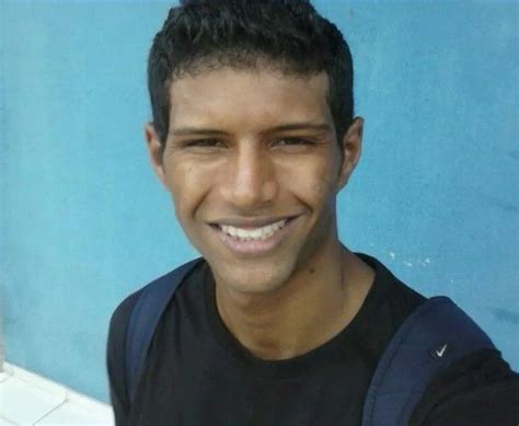 Assassino Passou 4h Com Estudante Morta Em Sala De Universidade No