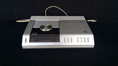 First Philips Cd Player The Cd 100 From 1983 Catawiki