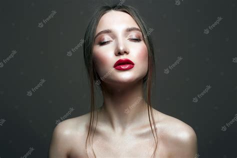 Premium Photo Beauty Sensual Girl With Red Lips Makeup