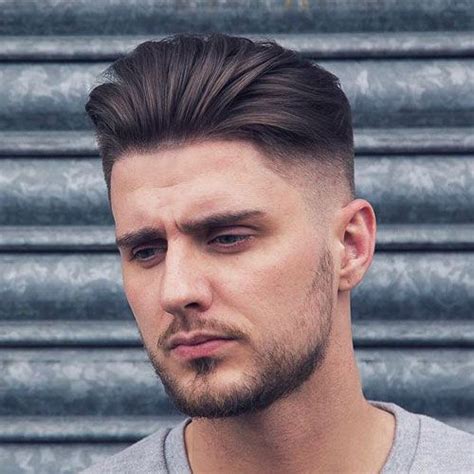 All haircuts and hairstyles for men with round faces have no volume at the temples, because it makes a round face appear even wider. Best Hairstyles For Men With Round Faces (2020 Guide) | Round face men, Mens hairstyles round ...