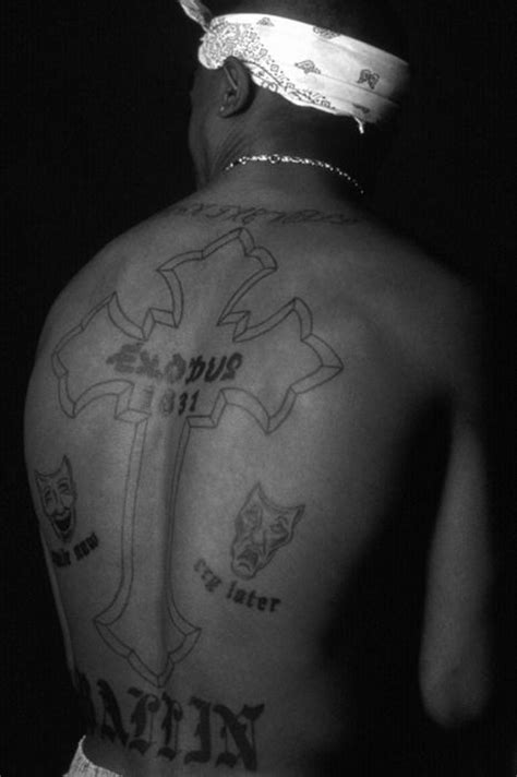 Josh harraway, the world's first tupac impersonator, gets tupac shakur's identifying tattoos put on himself with henna temporary body ink. #2Pac #Tupac #Makaveli | Hintergrund iphone ...
