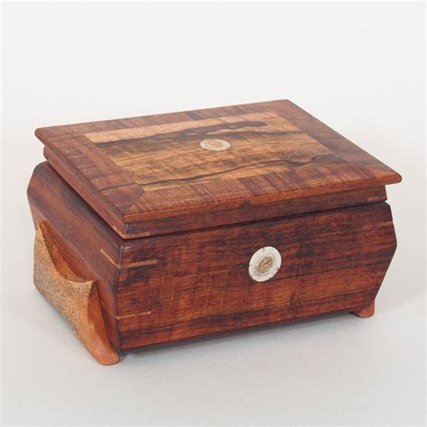 Curly Koa And Mango Box With Hinged Lid And Tray Myrtlewood Gallery