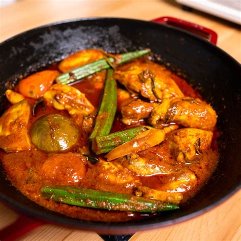 Kalau kamu pencinta pedas, bisa. Resepi Asam Pedas Ayam Style Melaka