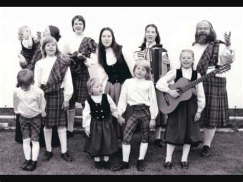 Ich lebe noch! kurzer schock für fans der kelly family. The Kelly Family Collage 1975 - YouTube