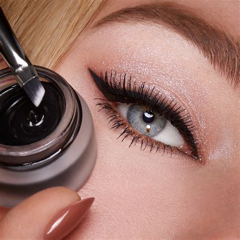 How To Do Eyeliner For Hooded Eyes [simple Tips] Kiko Milano
