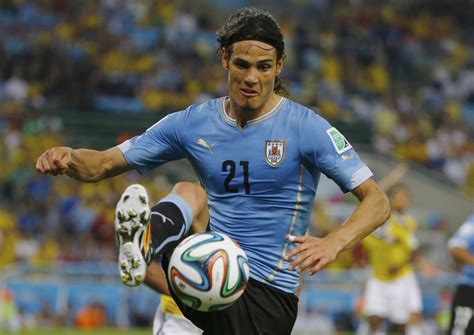 Arsenal Plan Audacious Triple Swoop to Sign Edinson Cavani, Sami